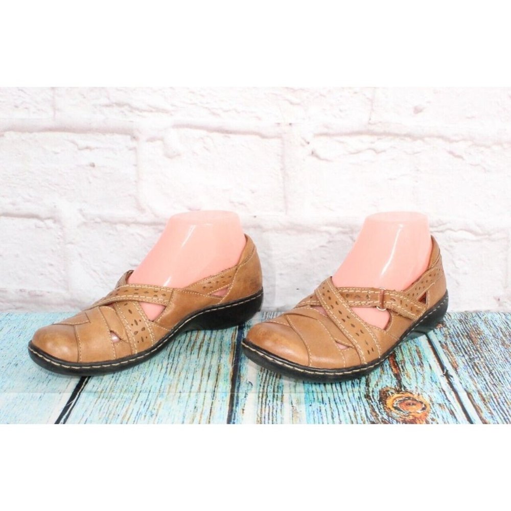 Clarks Ashland Spin Q Brown Perforated Leather Slip On Casual Loafer 7 M - Picture 2 of 9